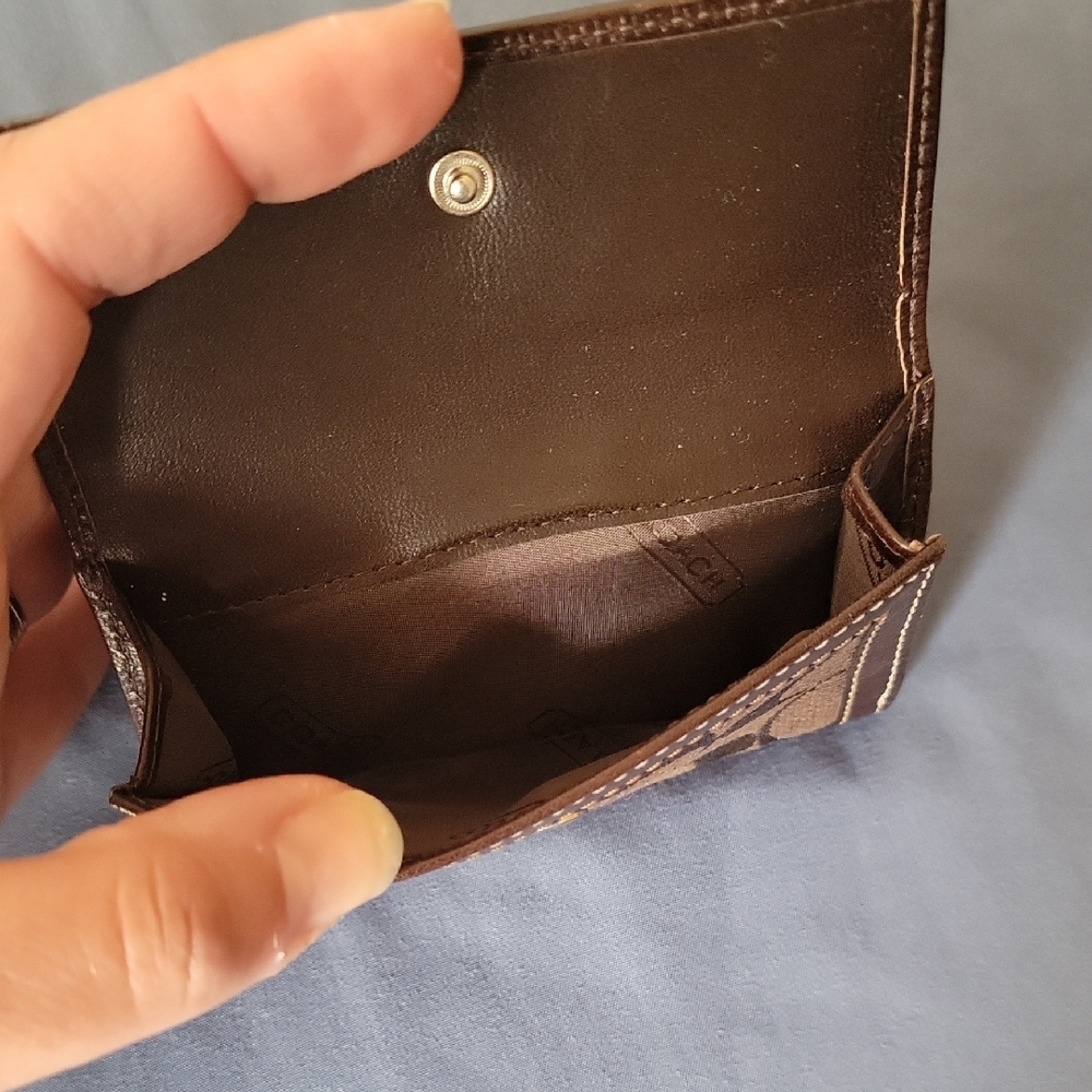 Coach Tan and Brown Signature Wallet - Picture 4 of 5